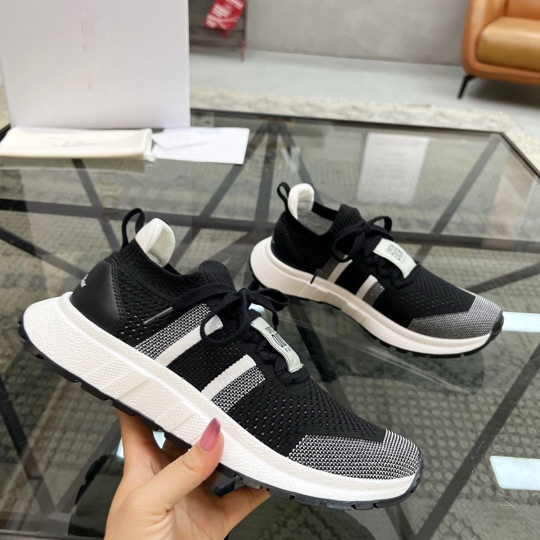 검은색