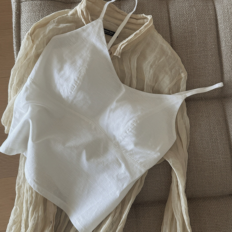 Linen-cotton camisole with chest pads for women, summer thin style, fashionable seamless design, breathable and flattering for the back Linen-cotton camisole with chest pads for women, summer thin style, fashionable seamless design, breathable and flattering for the back
