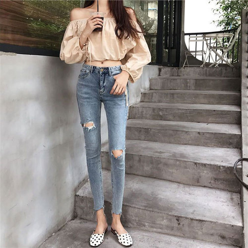 Ripped Denim Jeans for Women, Korean Style: Slimming, Body-Sculpting Cropped Pants—Tight, Stretchy, with Frayed Hems and Skinny Fit