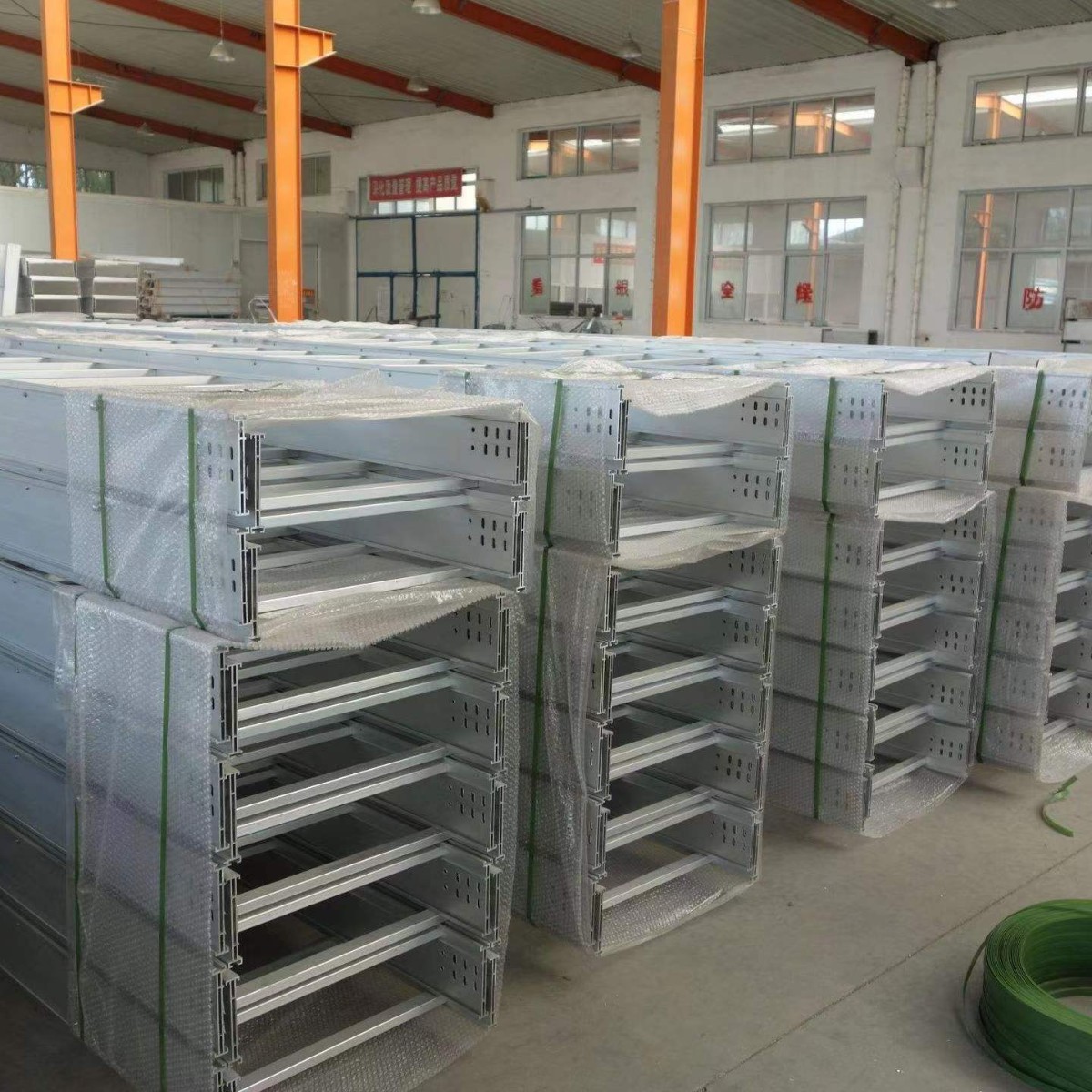 江西厂家直销铝合金电缆桥架梯形弯头铝合金梯级式槽式桥架线槽