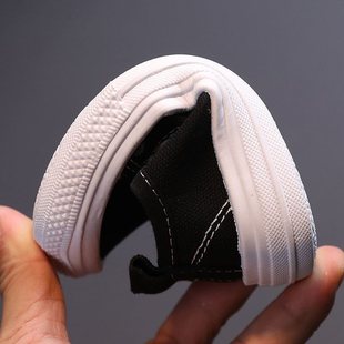 Trendy Korean Style 2025 New Arrival Boys' Middle and Small Children's Mango Head Ugly Cute Solid Color Canvas Shoes Summer Girls' Niche Skate Shoes