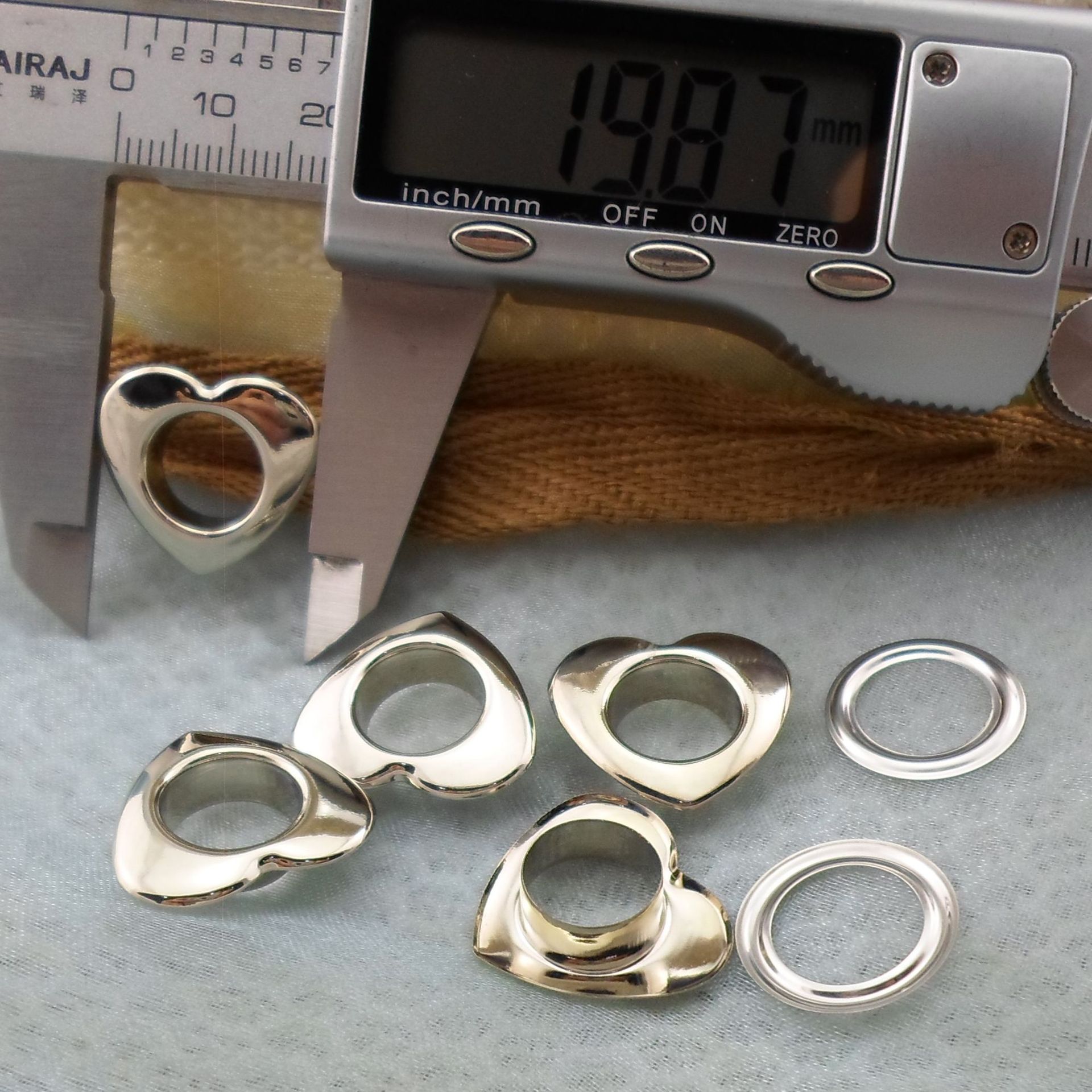 24#桃心形状铜鸡眼  （外径20×内径10MM）爱心金属环扣装饰铆钉