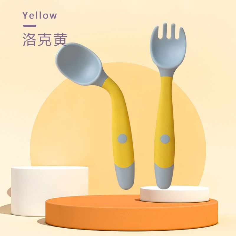 赤ちゃんの食事スプーン子供の食事訓練は自主的に食べます。|undefined