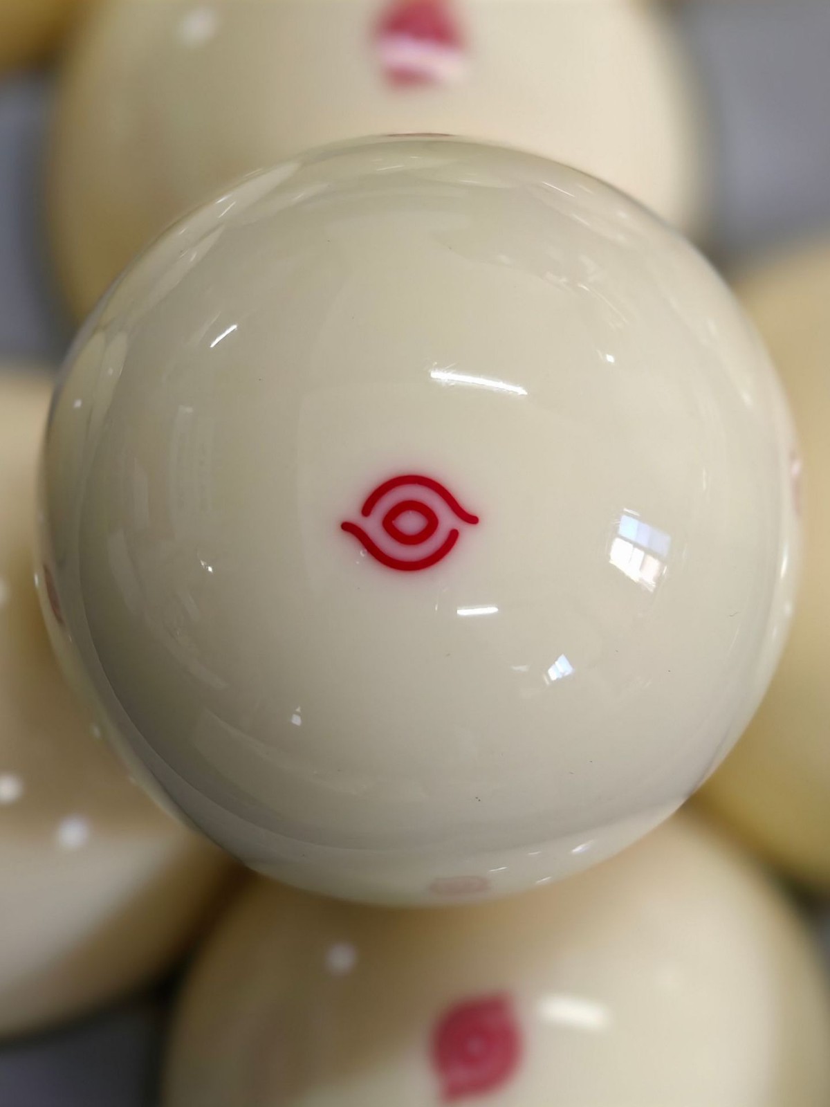 魁领 Billiard crystal cue ball white ball head black eight red eye Lemei billiard ball 8A impact resistance 5.72cm 168g