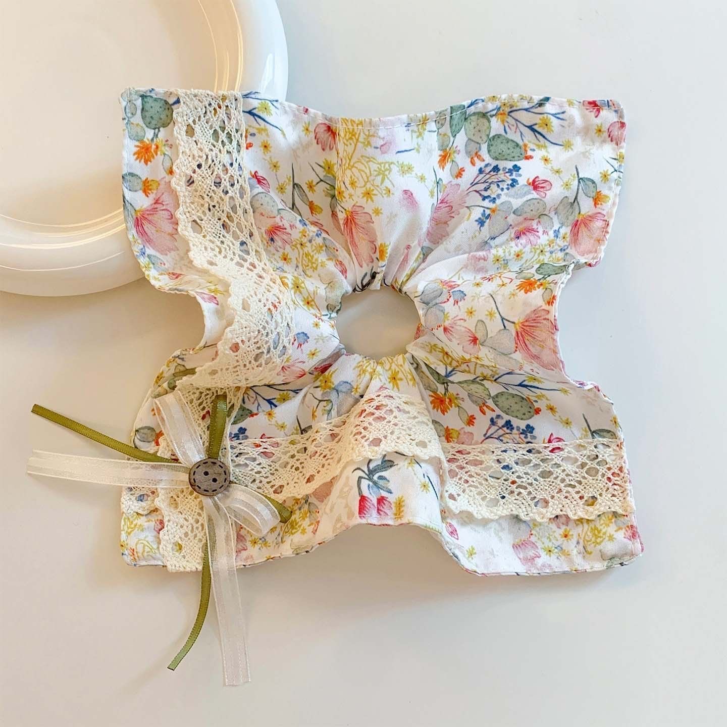 84# 꽃 중공 레이스 버튼 스퀘어 스카프 헤어 타이-25cm