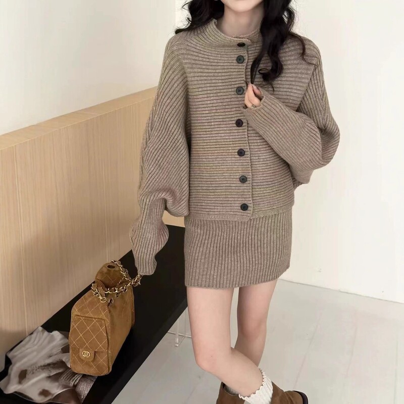 Turtleneck Knitted Sweater Suit Skirt for Women Autumn and Winter 2025 New Korean Style Lazy and High-End Outfit Set Turtleneck Knitted Sweater Suit Skirt for Women Autumn and Winter 2025 New Korean Style Lazy and High-End Outfit Set
