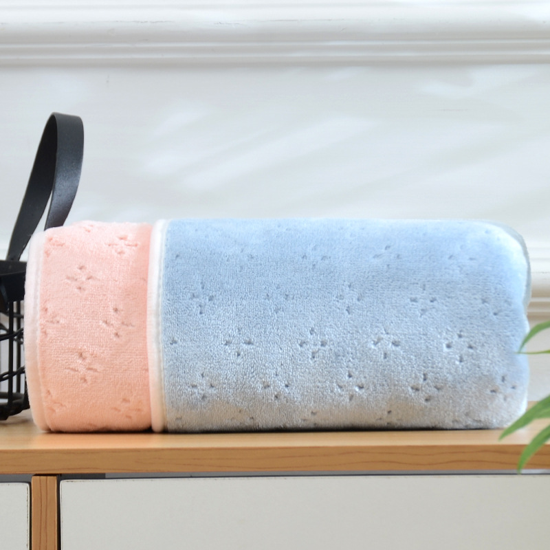 Soft Coral Fleece Face Towel Two-tone Four-leaf Clover Pattern_voghion.com