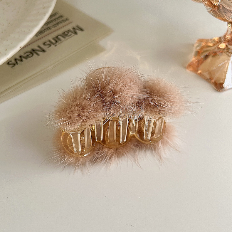 Corea Del Sur Simple Elegante Pelo De Visón Clip De Tiburón De Peluche Barrettes Cabeza Trasera Horquilla Clip Fijador De Cabello Otoño E Invierno display picture 10