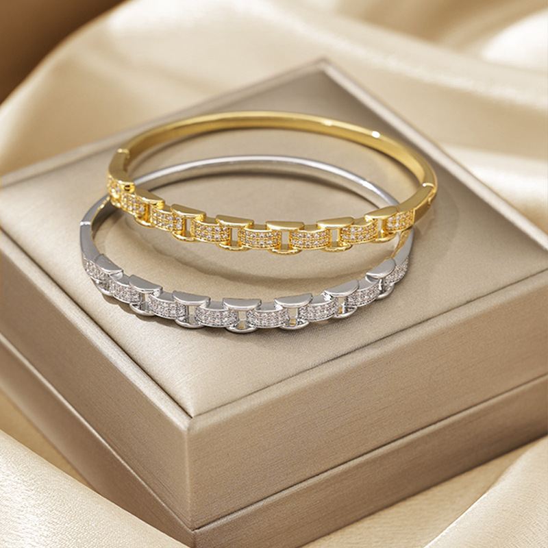 European and American geometric H-shaped full-diamond bracelet, light luxury 18K gold-plated hollow diamond-embellished jewelry, factory stock wholesale