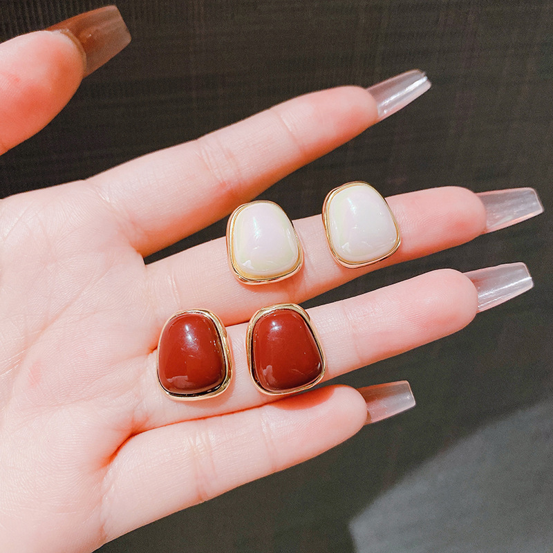 retro geometric fashionable earrings
