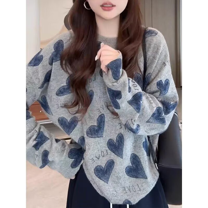 Lazy and Loose-Fitting Long-Sleeved Knit Sweater for Women, 2026 Autumn, Plus Size, Slimming, Age-Reducing, Heart Letter Top Lazy and Loose-Fitting Long-Sleeved Knit Sweater for Women, 2026 Autumn, Plus Size, Slimming, Age-Reducing, Heart Letter Top