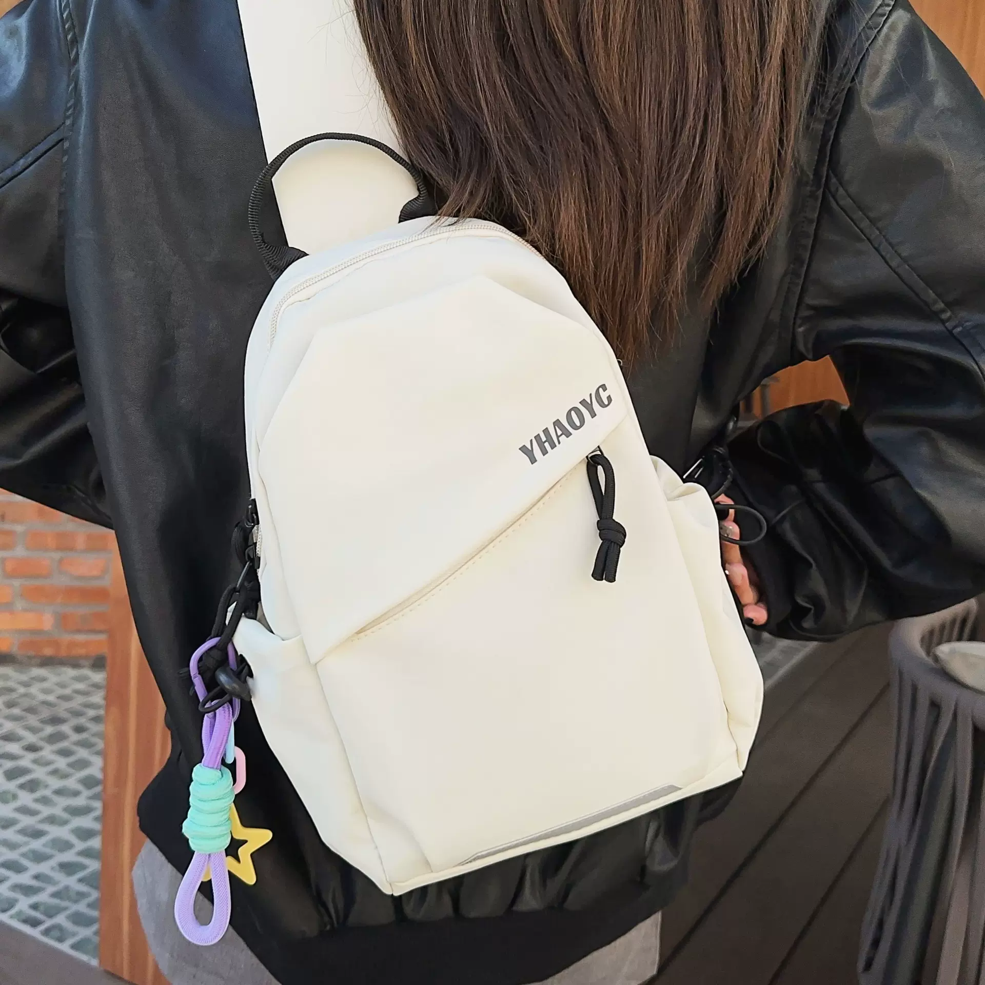 2025新款冬季日韩简约包包女休闲百搭单肩斜挎包骑行运动旅游胸包