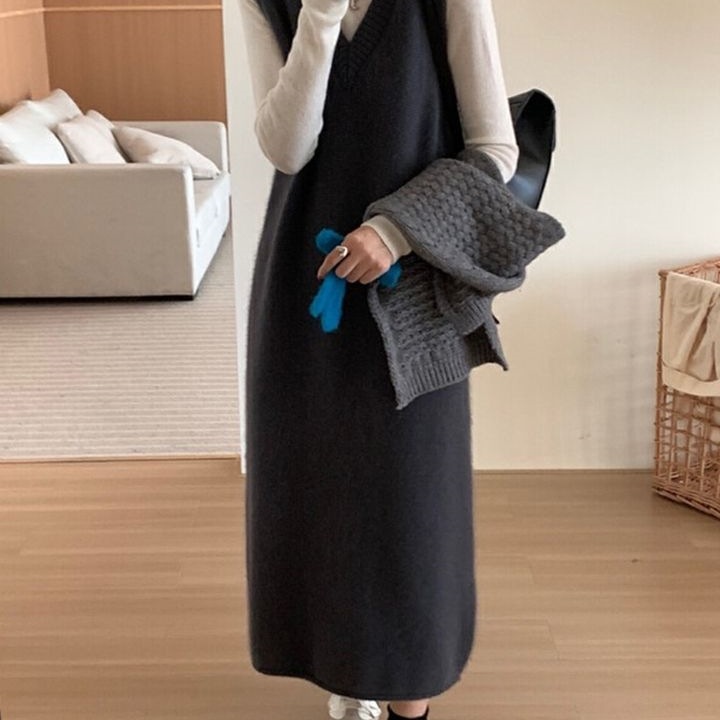 v领毛衣裙女秋冬大码慵懒风长款内搭套头马甲针织背心连衣裙驼色