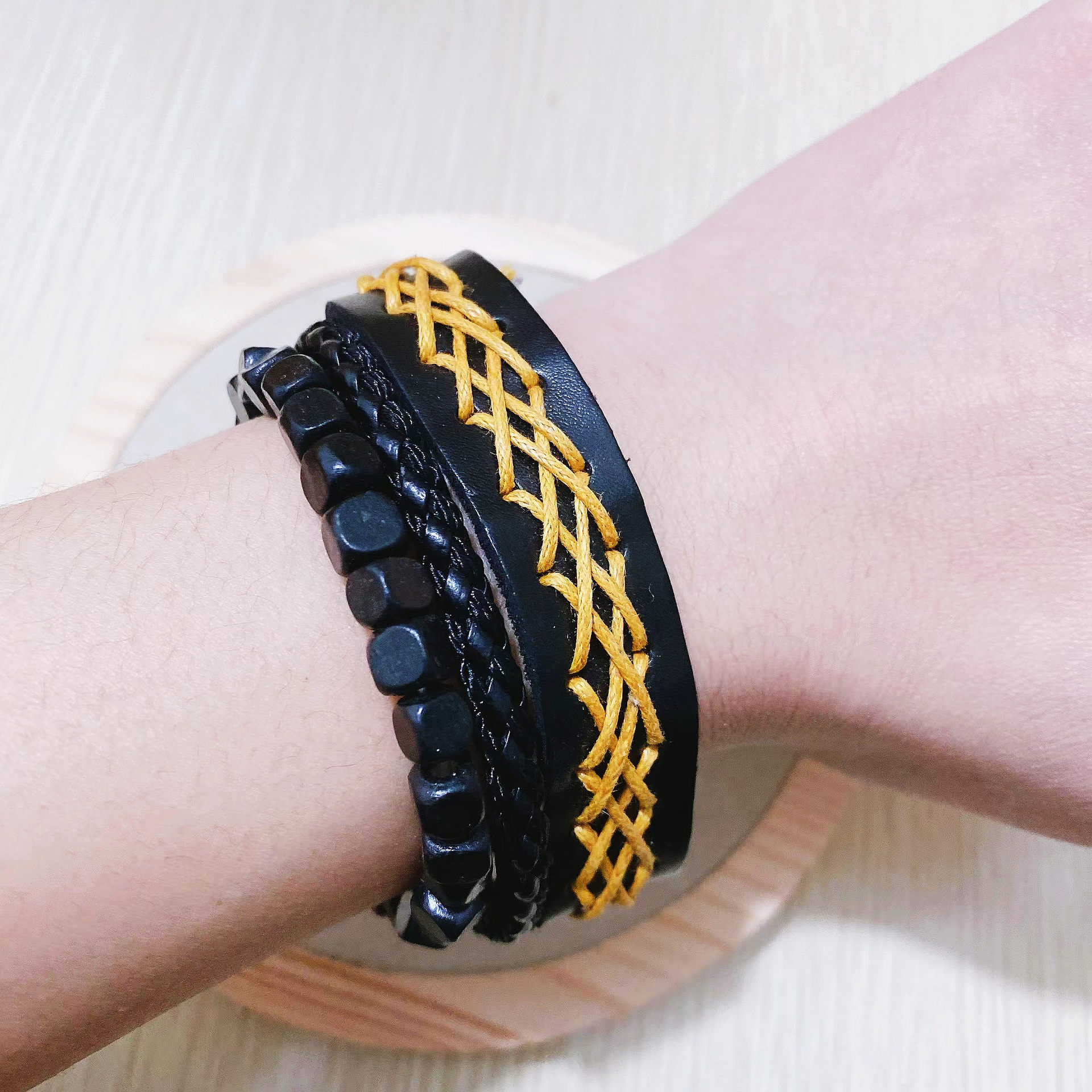 Pulsera Ajustable Tejida A Mano Con Cuentas Multicapa Retro Punk Europea Y Americana display picture 1