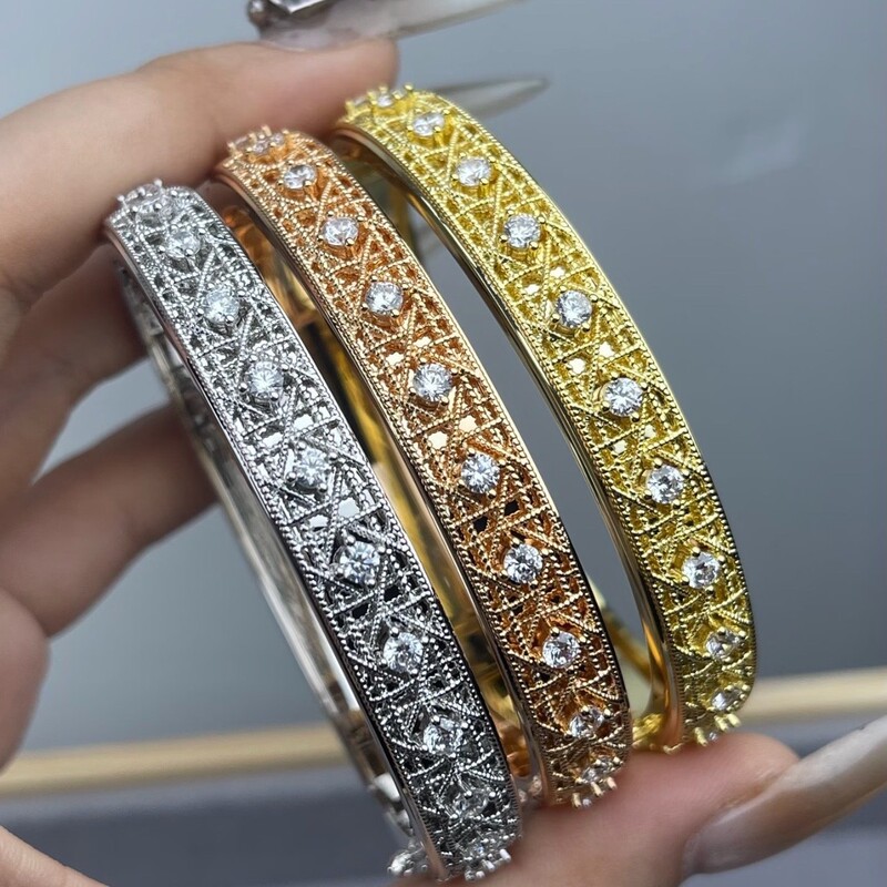 V-Gold Fine Craftsmanship Diamond Pattern Bracelet for Women, Plated with 18K Rose Gold, Full Diamond Rhombus Design, High-End Couple Bracelet, Super Shiny, Stackable V-Gold Fine Craftsmanship Diamond Pattern Bracelet for Women, Plated with 18K Rose Gold, Full Diamond Rhombus Design, High-End Couple Bracelet, Super Shiny, Stackable