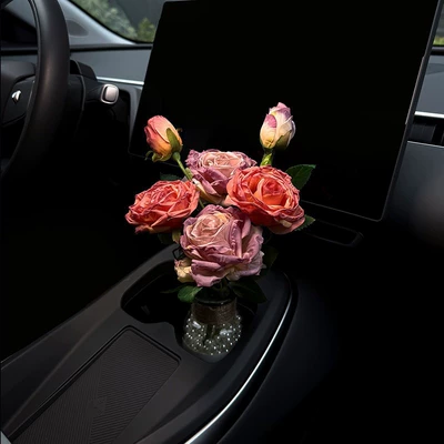 French-Style Oil Painting with Burnt Edges, Car ornaments - vase-with-pearlsfrench-burnt-edge-rose-purple-rose-red-free-perfume