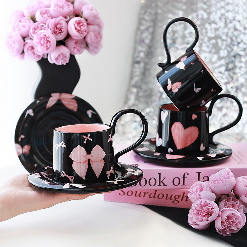 Juego de tazas y platillos de café de amor de alto valor Taza de cerámica pellizcada a mano creativa Taza de té de la tarde de estilo nórdico de Amazon transfronterizo