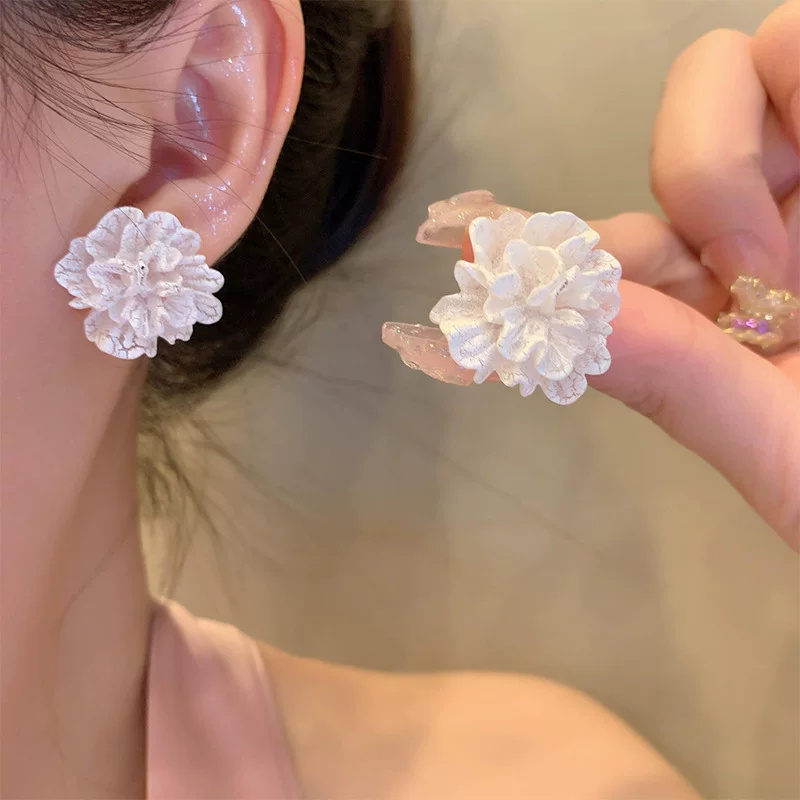 Earrings, flowered, 925 sample silver, light luxury style