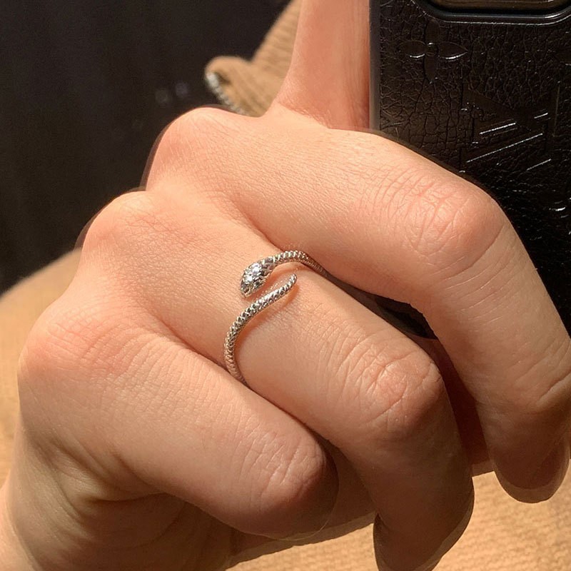 European and American Light Luxury Green Eye Snake Ring Female Niche Design Sense Opening Small Snake Index Finger Animal Shape Ring Internet Celebrity