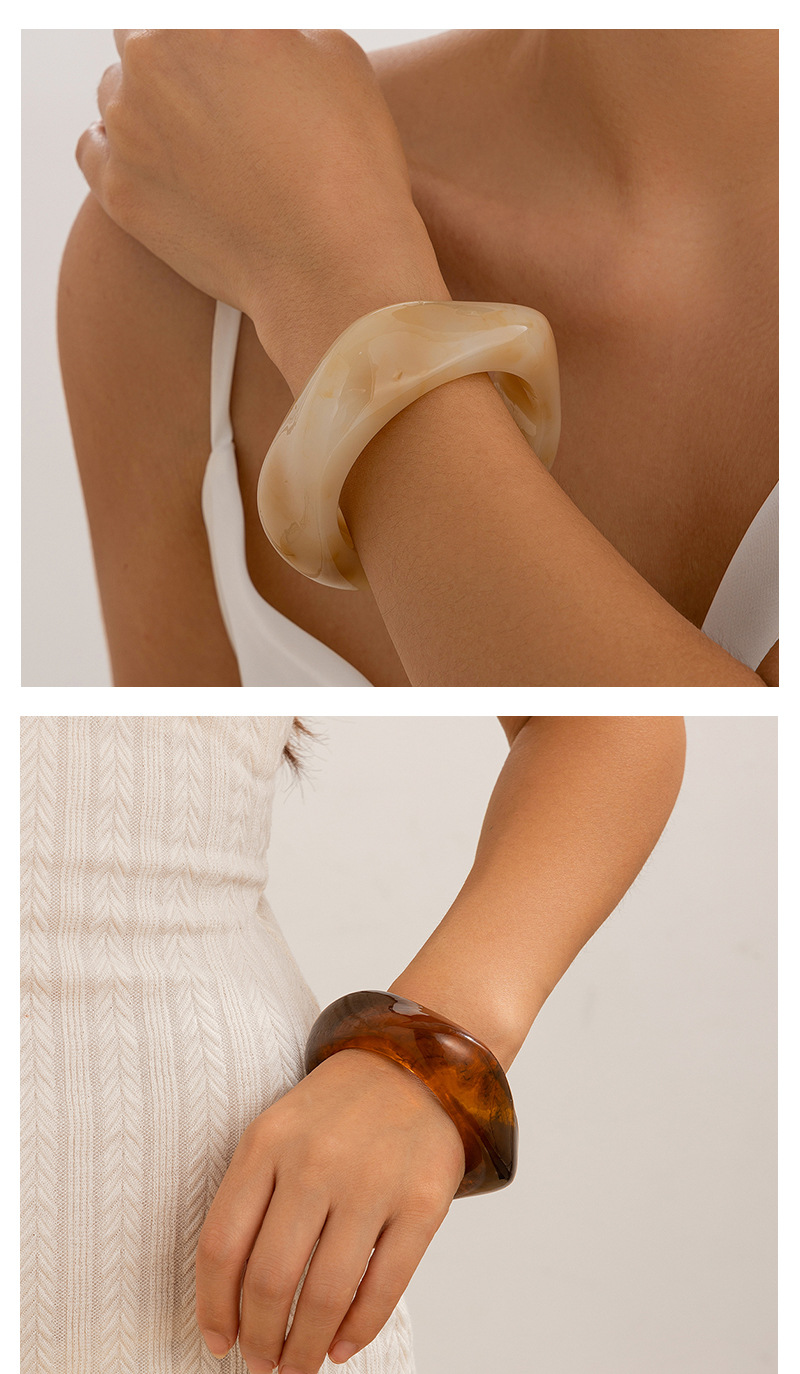 Retro Geometric Acrylic Bangles Wholesale display picture 3