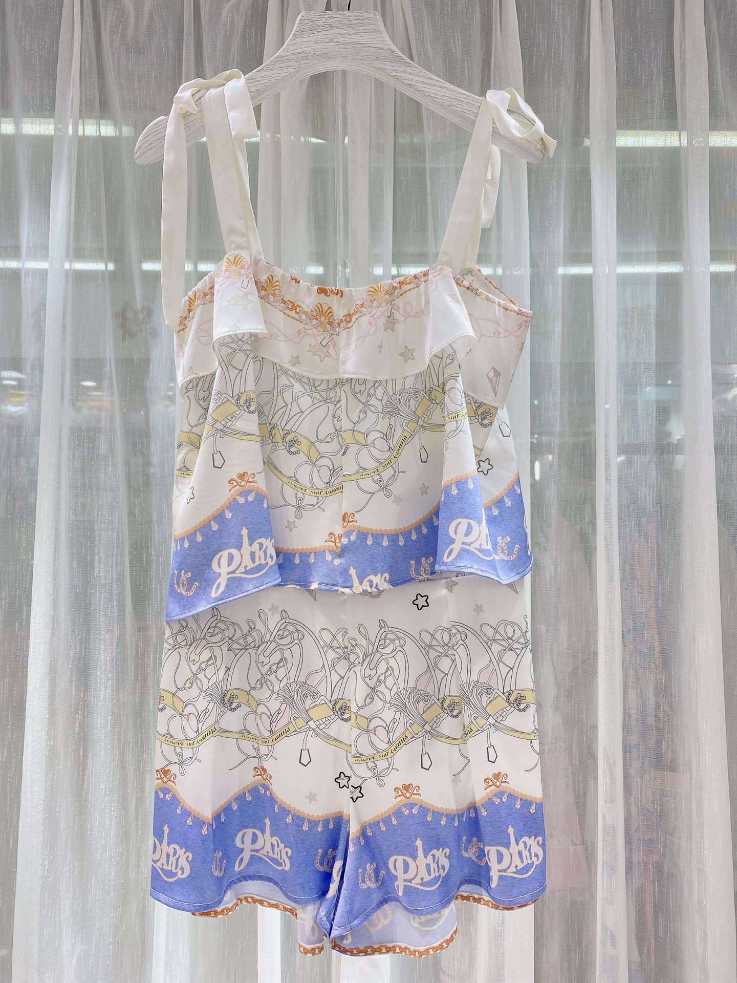 2023 pijamas de las mujeres de verano Delgado dulce suspender shorts de dos piezas conjunto se puede usar fuera de seda artificial sexy homewear traje