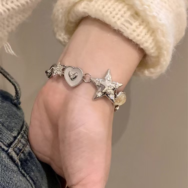 メタリックスターラブボタンヘビーデューティーブレスレット、ハイエンド、絶妙、多用途、甘いニッチ、軽い高級デザインアクセサリー|undefined