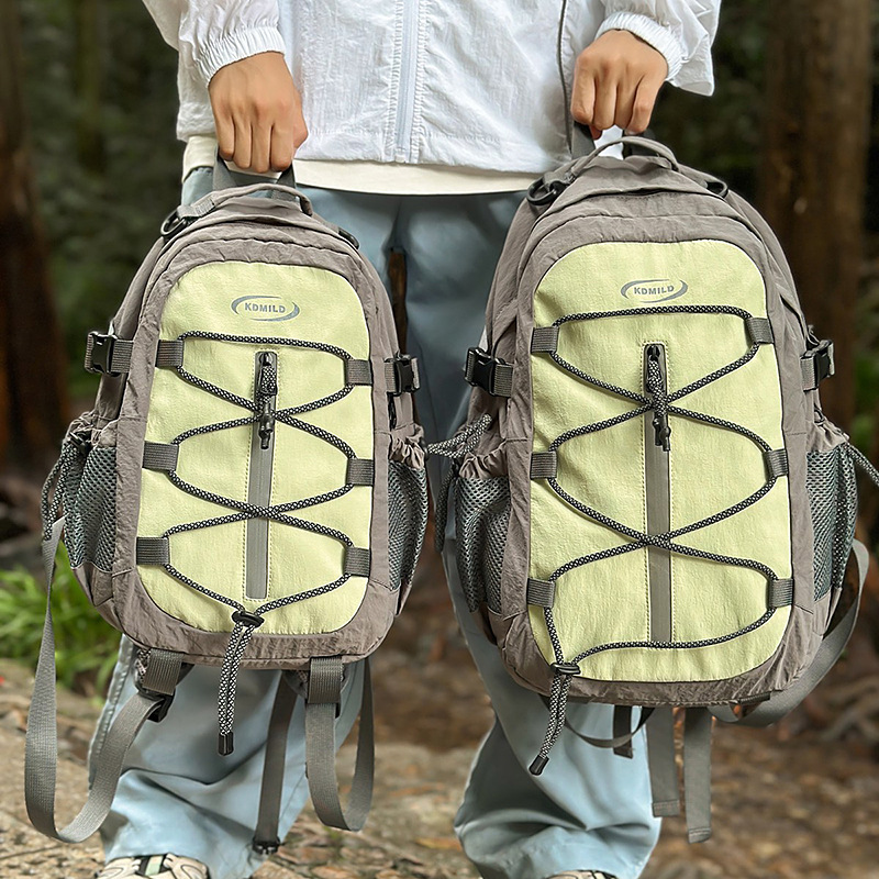 户外旅行双肩包大容量徒步运动背包登山包男学生百搭通勤书包女生