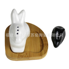 定制黑白陶瓷兔子胡椒瓶出口 外贸瓷质3D兔子胡椒罐盐罐外贸出口