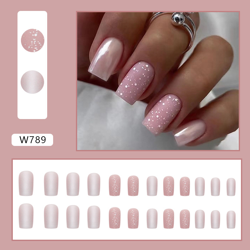 Frammenti di polvere glitterata con texture opaca aurora argento morbido in stile europeo da medio a lungo di alta qualità_voghion.com