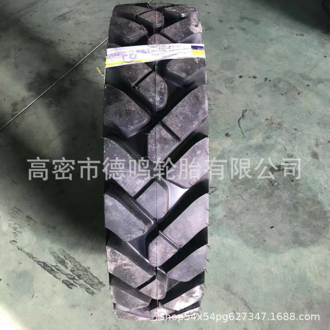 Suministro de neumáticos para camiones 8.25-16 desierto neumático mecánico 9.00-16