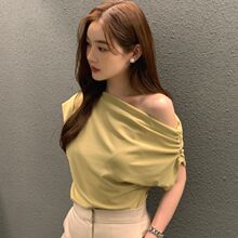 韩国ins夏季新款法式温柔设计款斜肩露锁骨短袖T恤女气质显瘦上衣