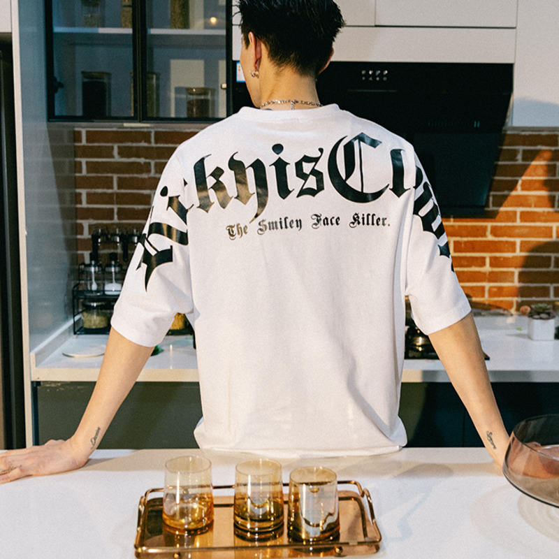 Camiseta de manga corta para hombre Camiseta de media manga estilo coreano suelta de gran tamaño versátil casual hip hop camiseta de moda para hombre