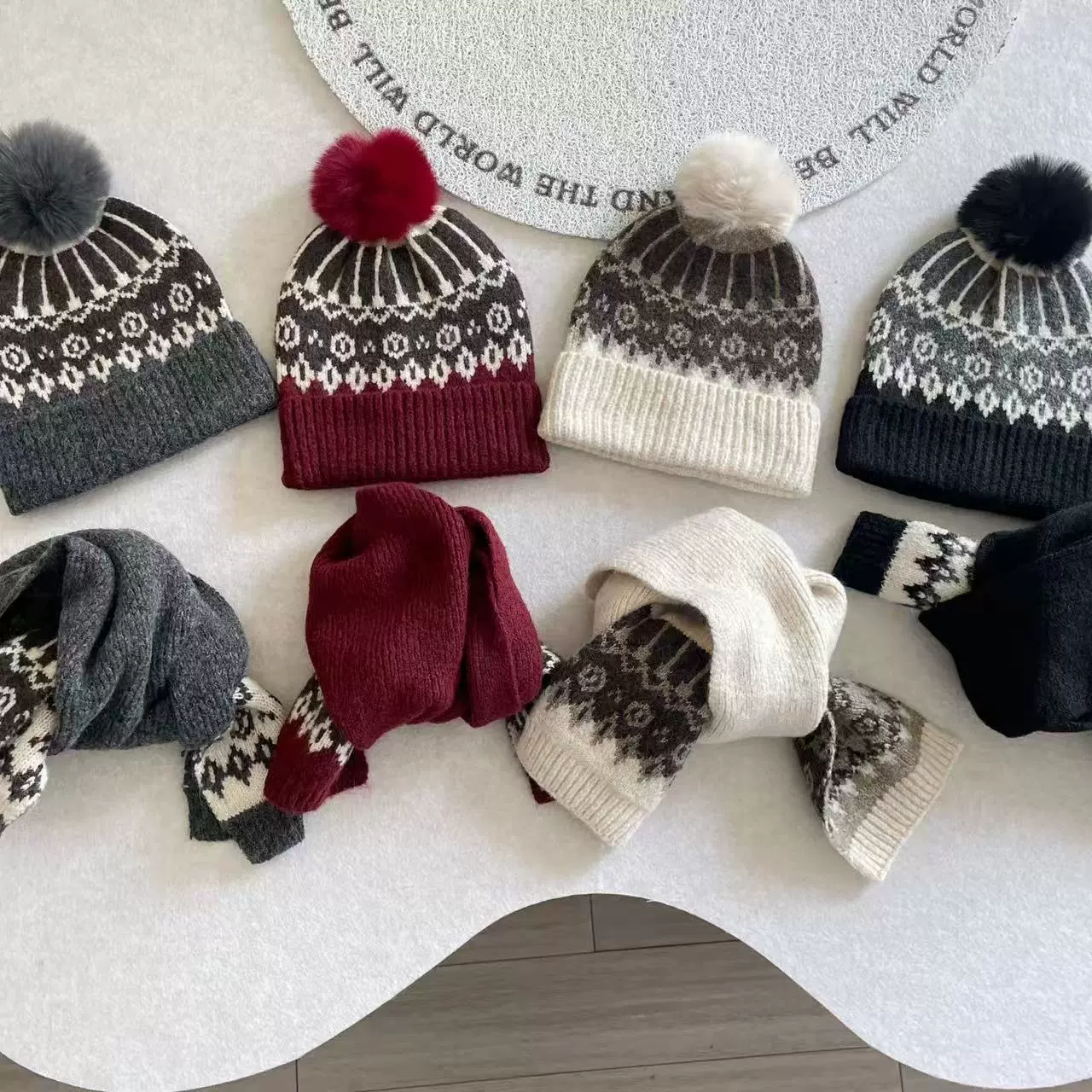 儿童2025冬款圣诞风费尔岛球球帽子宝宝复古保暖民族风提花围巾潮