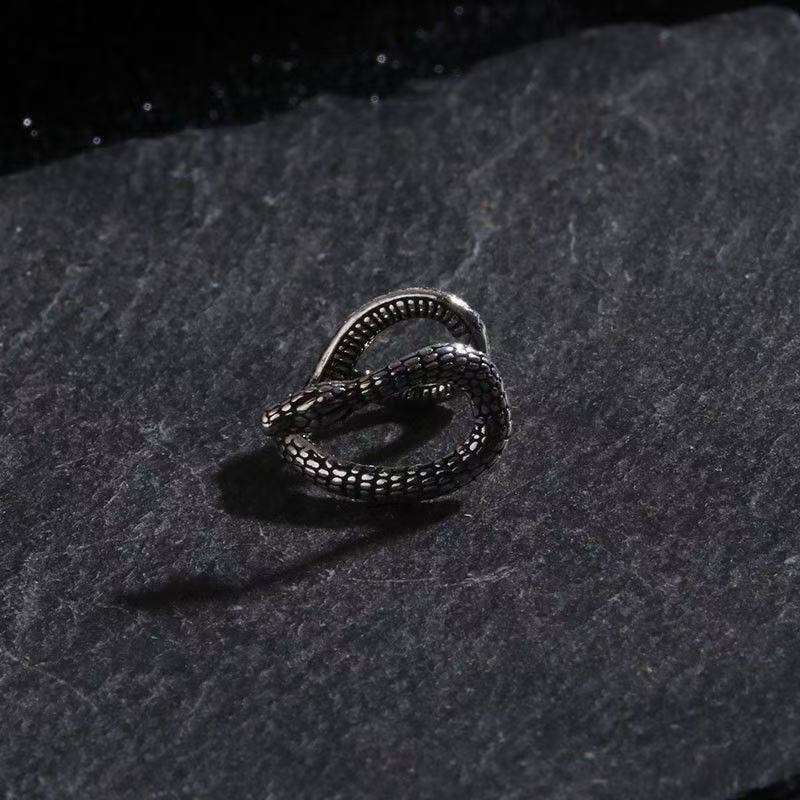 Retro clip de orejas de serpiente sin agujeros de orejas para hombres pendientes de orejas colgantes de nicho de alta calidad joyas personales transfronterizas