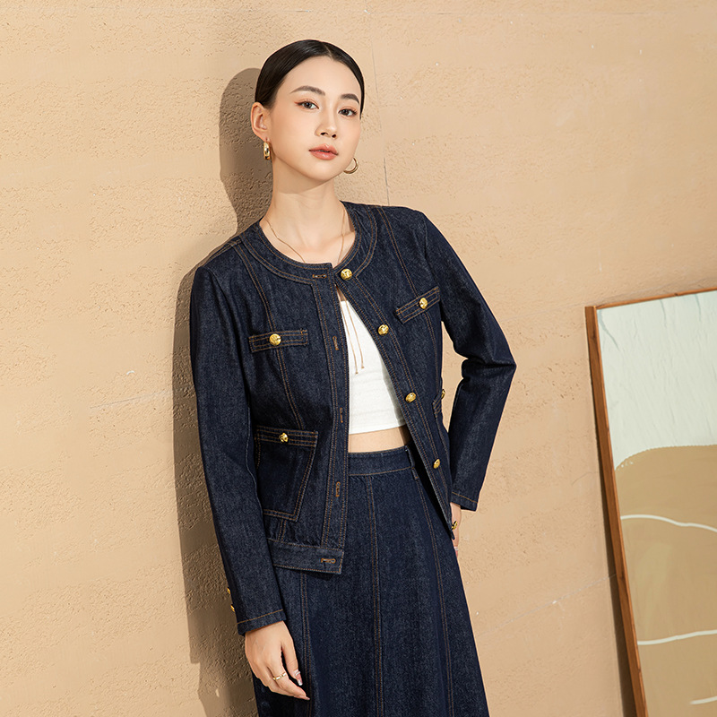 小香风撞色明线浮雕金扣早春新款弹力牛仔短外套女