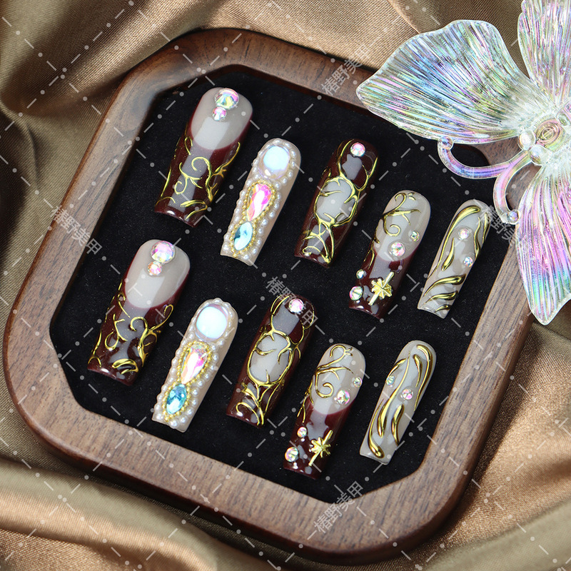New Caramel-Colored Rectangular Nail Tips with Vintage Vine Design, Rhinestones, Pearls, French-Style Maillard Color Series, Wearable Nail Art