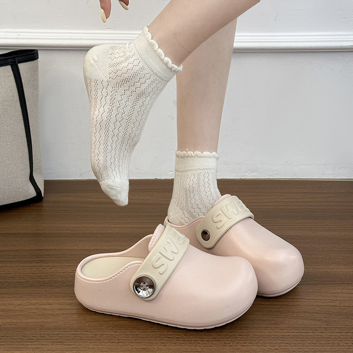 Fashionable and versatile closed-toe sandals 2026 simple retro thick-soled comfortable home slippers for women for summer outdoor use