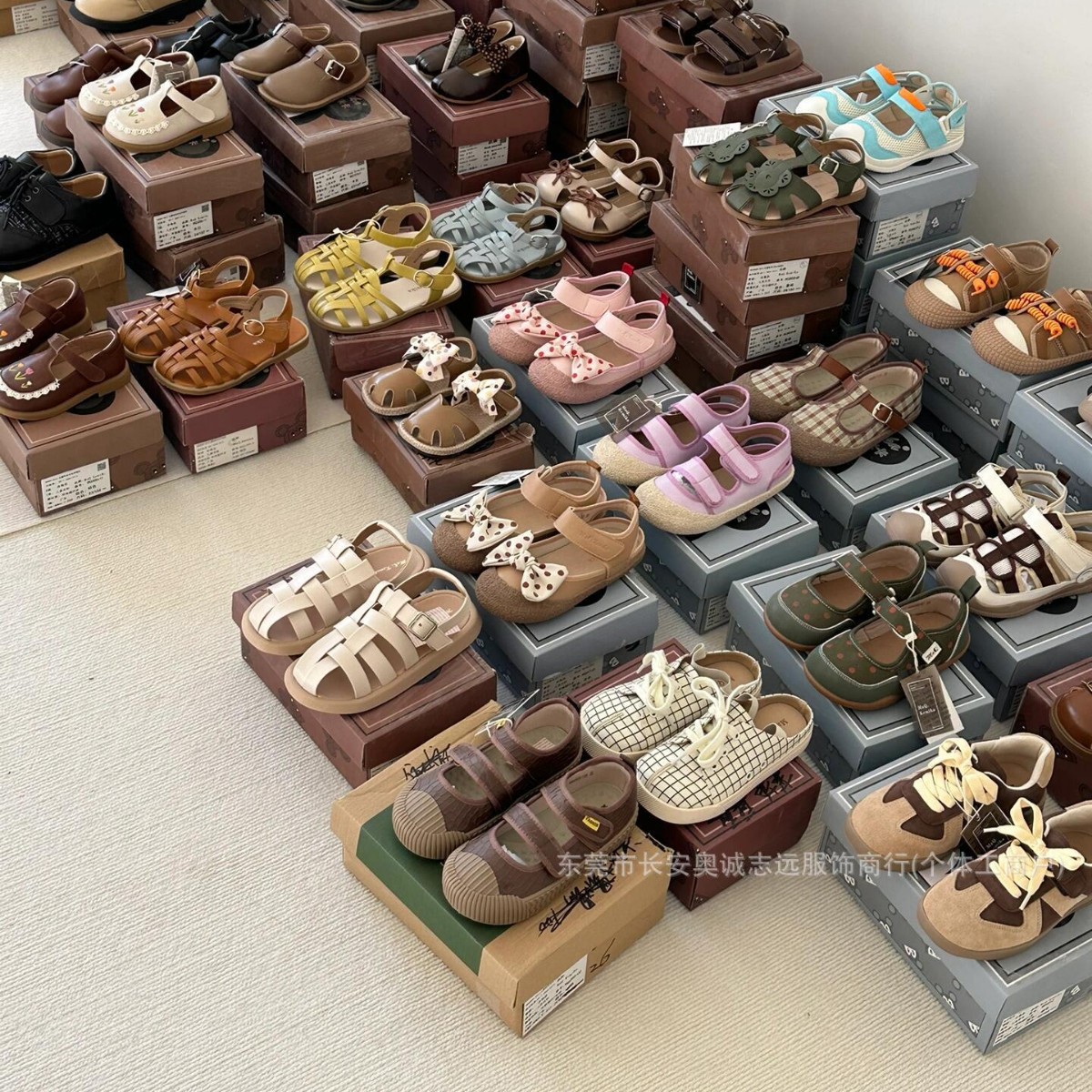 Girls Light-Up Sneakers 2024 Glitter Athletic School Shoes