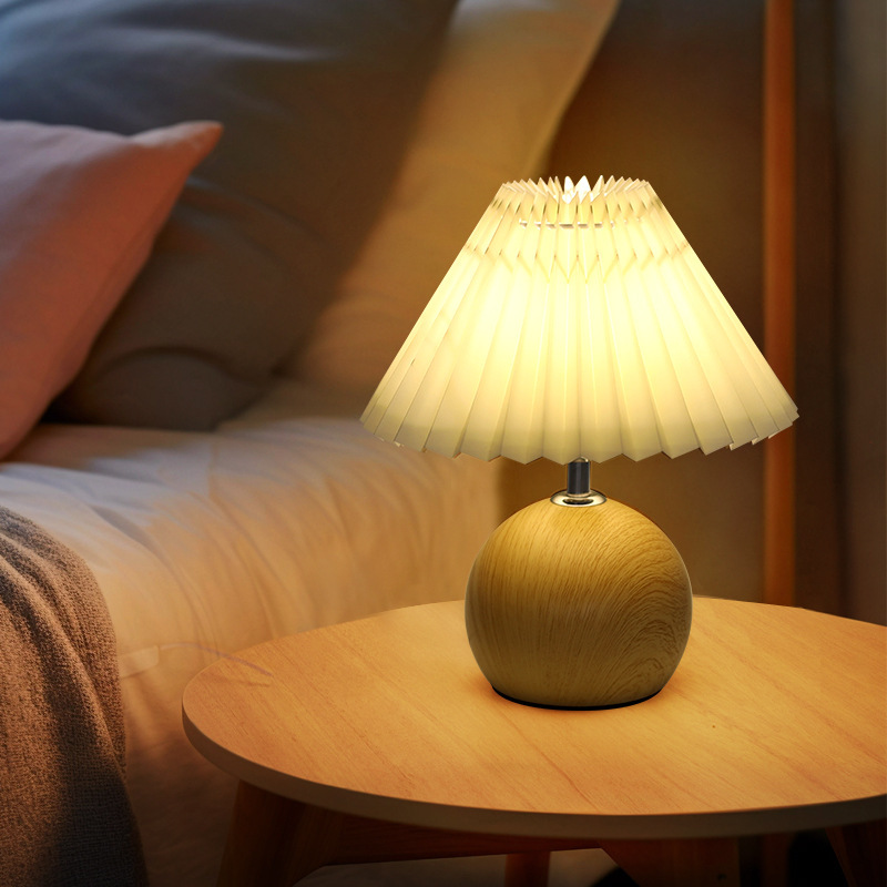 Girly Retro Pleated Small Table Lamp Bedroom Bedside Lamp Warm and Romantic Study Desktop Decoration Atmosphere Night Light Girly Retro Pleated Small Table Lamp Bedroom Bedside Lamp Warm and Romantic Study Desktop Decoration Atmosphere Night Light