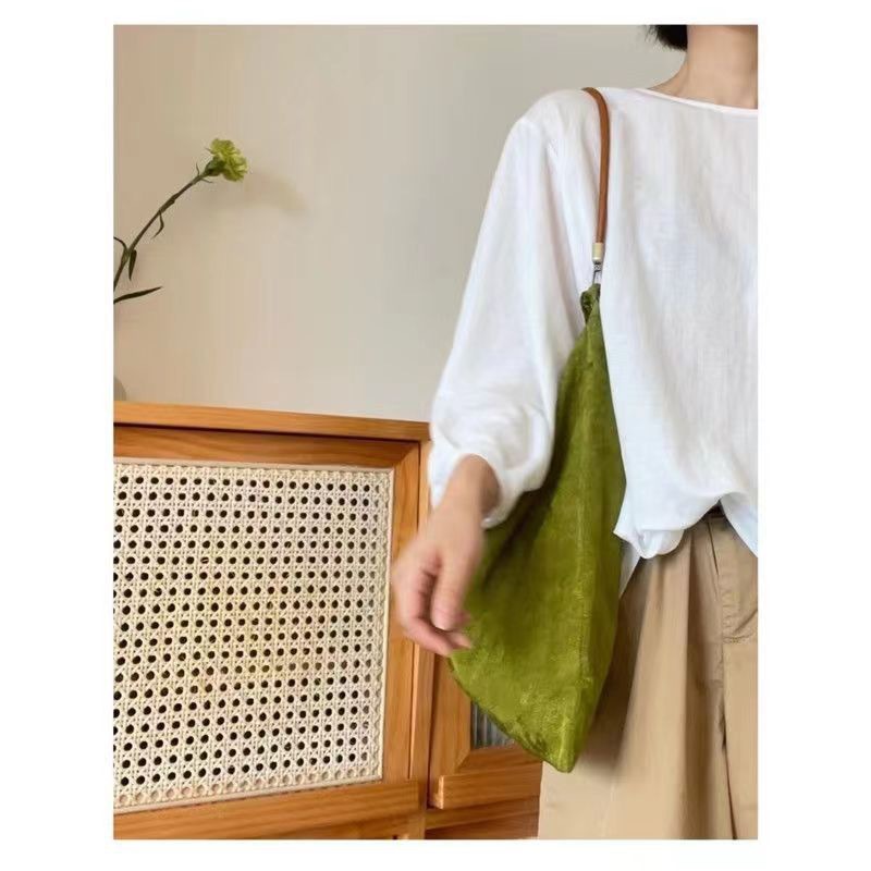 Women's Medium Linen Rayon Natural Silk Geometric Vintage Style Streetwear Square Magnetic Buckle Shoulder Bag display picture 5