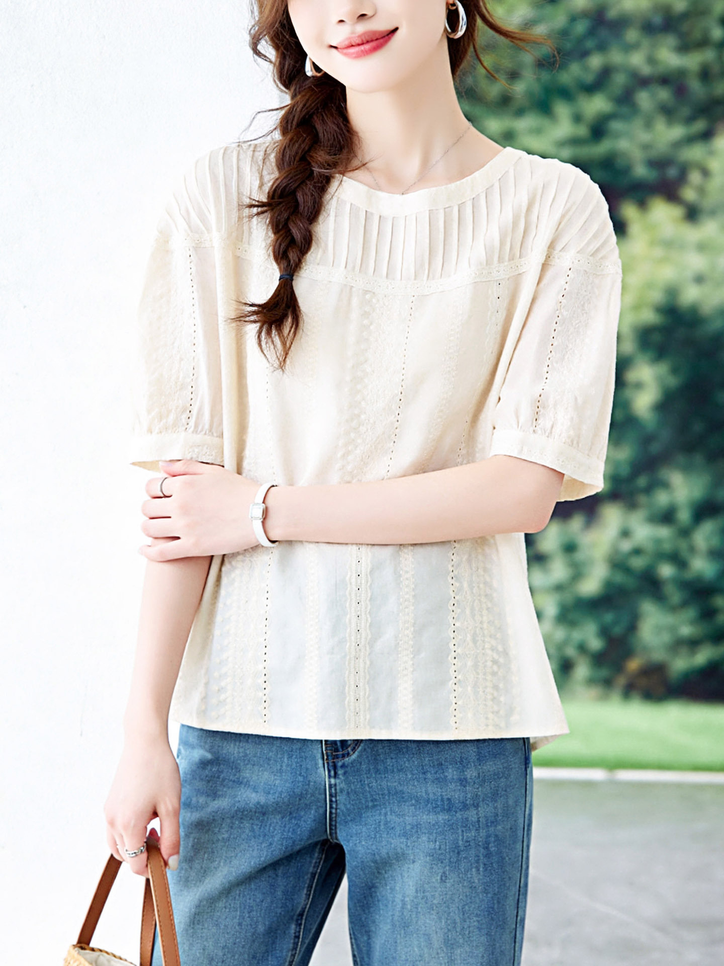 Accordion Pleated White Shirt for Women, Short-Sleeved, 2026 Summer New Style, Round Neck Pullover Design, Women's Pure Cotton Shirt