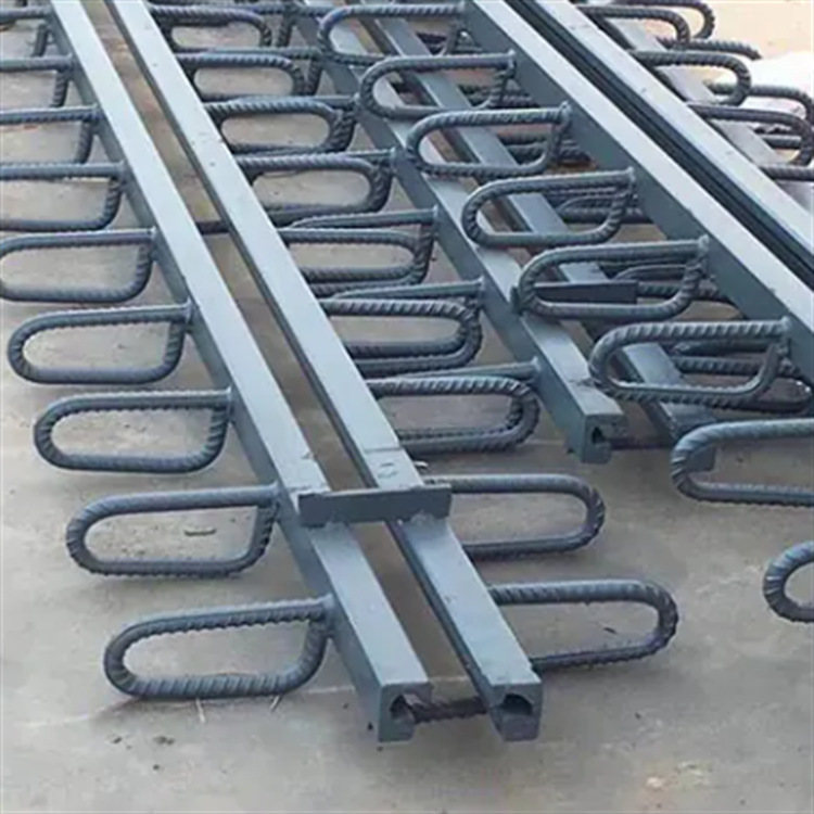 Puente articulación telescópico carretera diente de diente de sierra acera desplazamiento multidireccional TST relleno telescópico diente de sierra barra de acero obturación