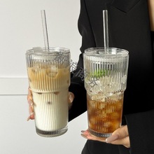 厂家批发高颜值冷饮杯果汁咖啡杯带盖带吸管竖条纹玻璃杯水杯代发