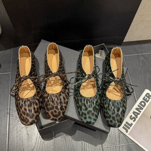С���OӋ�КW���͹Ž������^������ЬŮ�\��ƽ�׵͸��ް����e��Ь