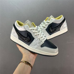 人気の AJ1 黒とグレーのサテンスニーカー、ロートップ男性と女性のカップルバスケットボールシューズ、カジュアル aj1 多用途トレンディなスポーツシューズ