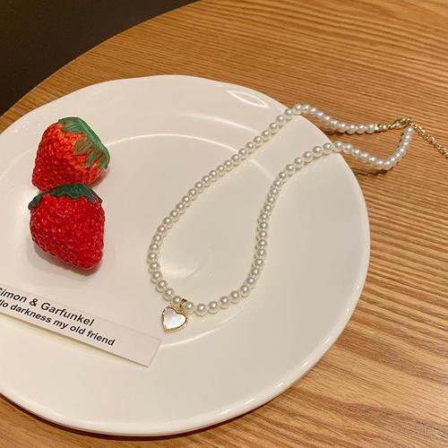 Freshwater Pearl Heart Shaped Imitation Pearl Necklace European and American Style Personality Clavicle Chain High-end Simple Elegance Necklace for Women