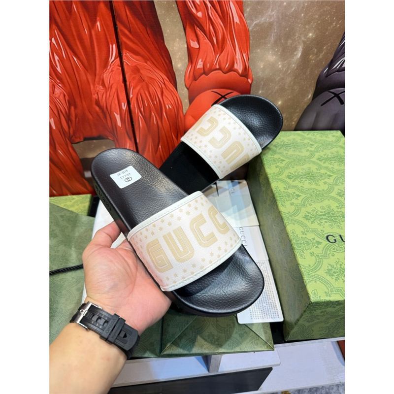 Zapatillas de pareja de moda europea y americana para hombres y mujeres, ropa exterior coreana, moda de personalidad universal, zapatillas frías caseras caseras ociosas.