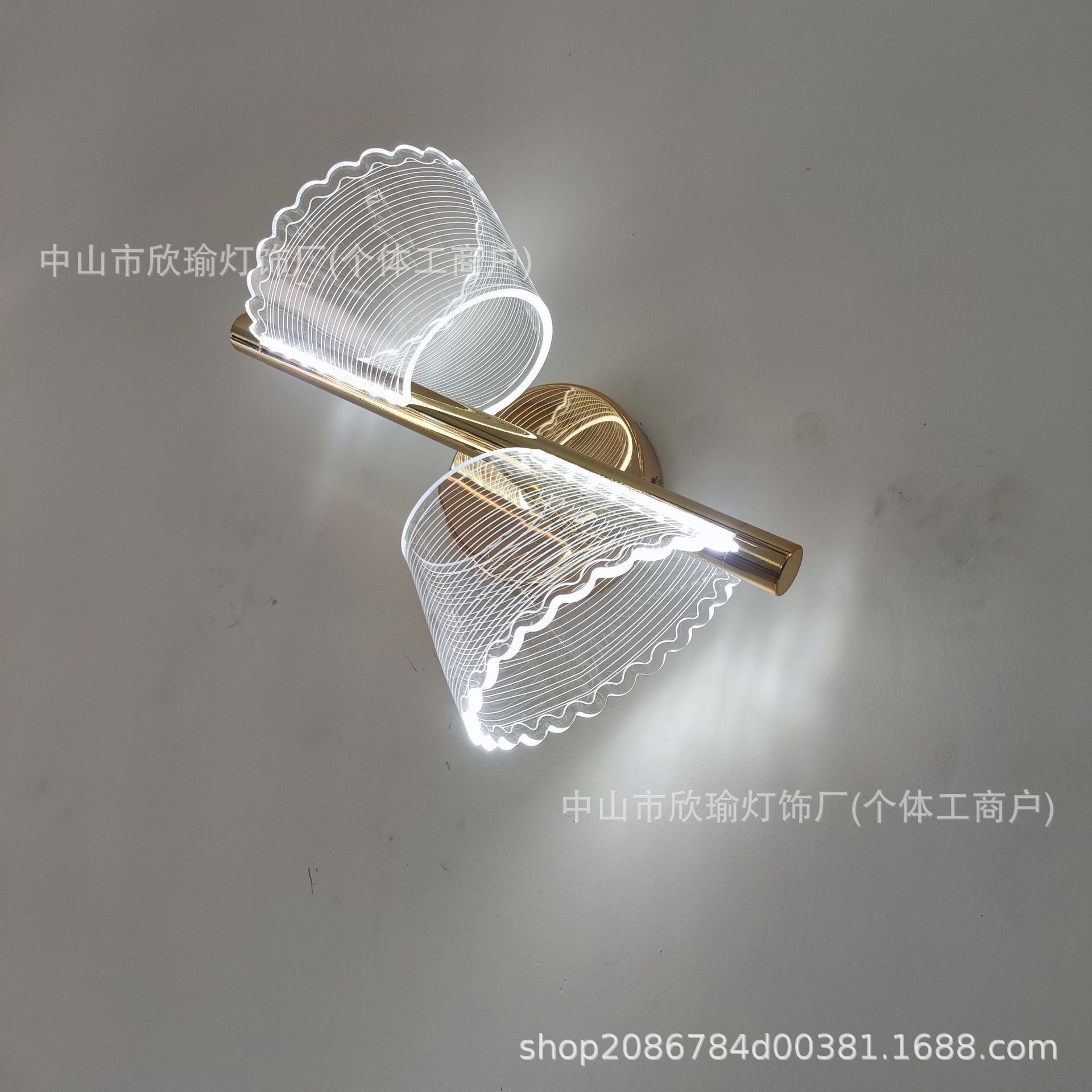 Nuevas luces de pared acrílicas transfronterizas pasillo de fondo lámpara de pared decorativa sala de estar dormitorio cama lámpara de pared lujosa