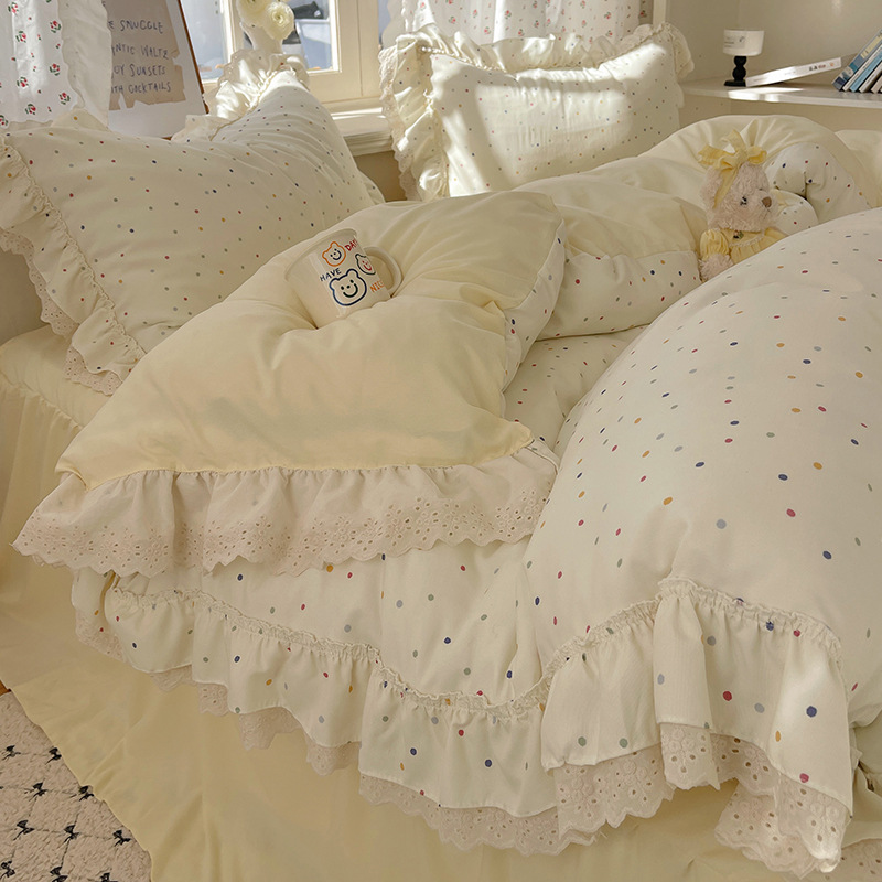 Un tipo de hilo de doble capa cama de corazón de niña coreana de cuatro piezas estilo princesa encaje funda de edredón sábana falda de cama ropa de cama 4