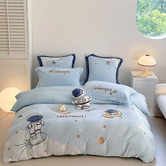 冬の男の子の宇宙飛行士の牛乳の毛の4つのセットは両面のサンゴの毛の子供の漫画の布団の寝具を厚くします。
